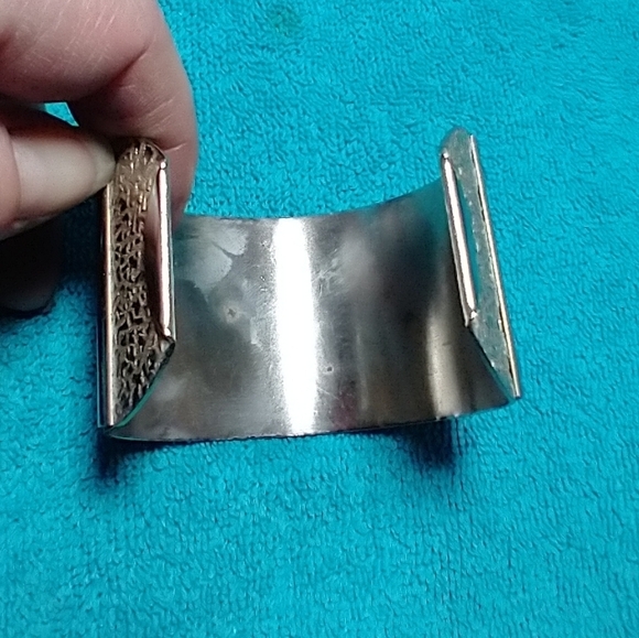 Textured Silver Wide Large Cuff Bracelet vintage - Picture 4 of 7